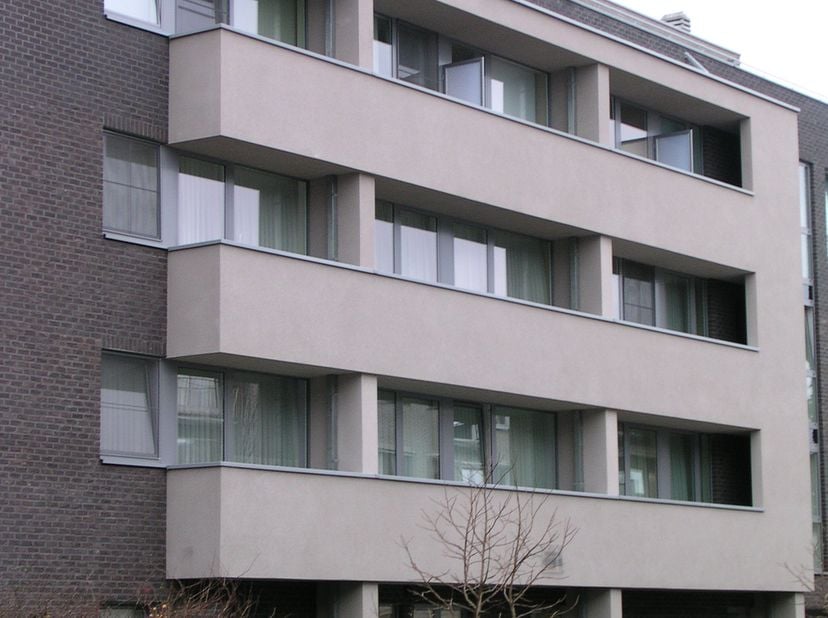 Prachtig gelegen penthouse ( 4de verdieping) met 2 grote terrassen (42,60m² +  27,50 m²) samen 70 m² op wandelafstand van de Groene Boulvard en Grote